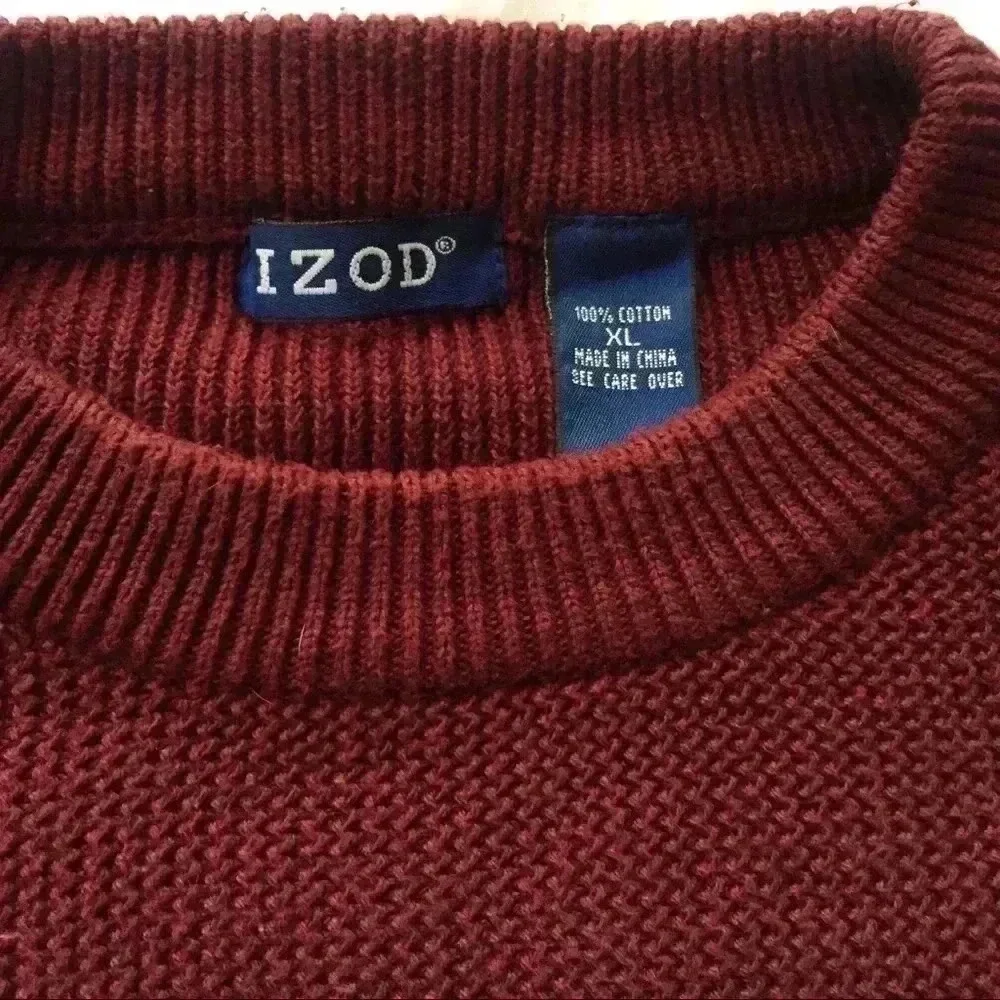 Izod Men’s Knit Sweater - Picture 2 of 3